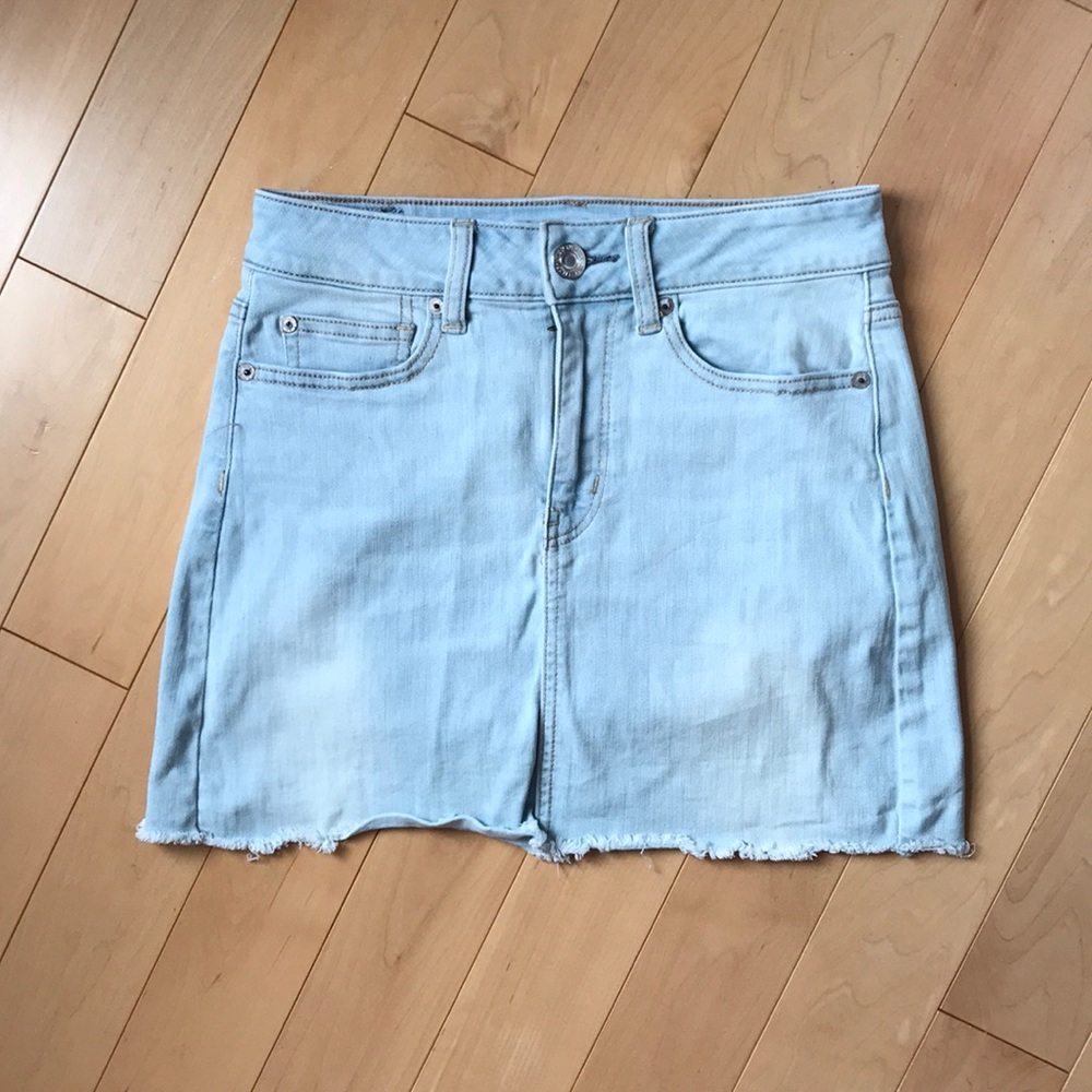Light-wash denim skirt